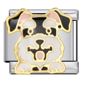 Primer plano del charm de perro esmaltado para pulsera modular italiana de acero