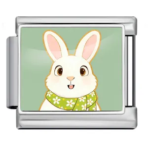 Vista detallada de una ilustración de conejo de Pascua en un charm italiano de acero