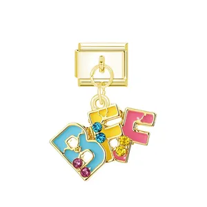 Goldener italienischer Modular-Charm mit bunten Emaille-BFF-Briefen und Kristallen.
