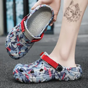 Heren Zomer Ademende Camouflage Clogs Dikke Zool Instapper Strand Sandalen Lichtgewicht EVA Gesloten Teen Halve Pantoffels Waterschoenen