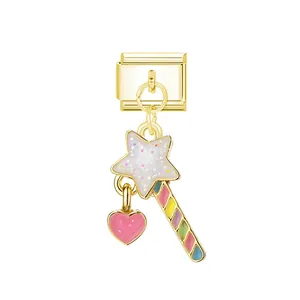 Abalorio dorado para pulsera modular italiana con varita de estrella y corazón rosa