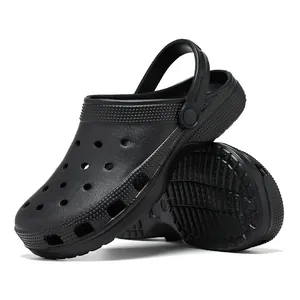 Klassische schwarze Garten-Clogs für draußen mit atmungsaktiven Löchern