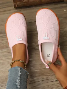 Detailansicht der rosa barfuß-outdoor-sportschuhe für damen mit atmungsaktivem strickgewebe