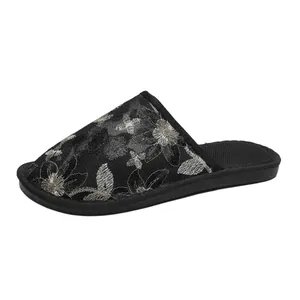 Elegante schwarze Hausschuhe mit Blumenstickerei flache Mules ohne Ferse für Damen