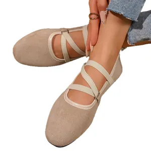 Eleganti ballerine in pelle scamosciata beige con cinturino incrociato per donna