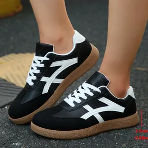 Baskets rétro pour femmes style German Army avec semelle plate en gomme de 2,5 cm noir blanc