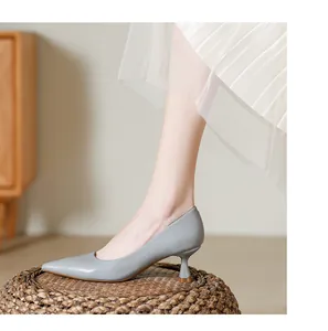 Élégants escarpins pointus à petit talon en cuir souple gris-bleu pour femme chic