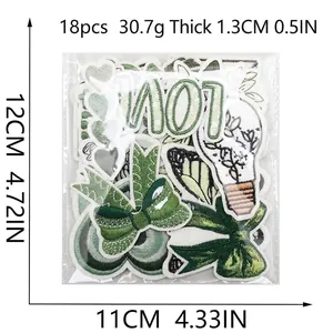 Detailansicht 18-teiliges grünes Stickerei-Patch-Set mit Größen- und Gewichtsangaben