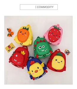 Colección de mochilas coloridas con motivos de animales y frutas para preescolar