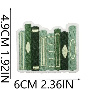Detailansicht der Stickerei-Aufnäher Buchreihe mit Maßen 6 cm x 4,9 cm