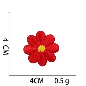 Detaillierter roter Gänseblümchen-Stickaufnäher für Kleidung, 4 cm Größe und Gewicht