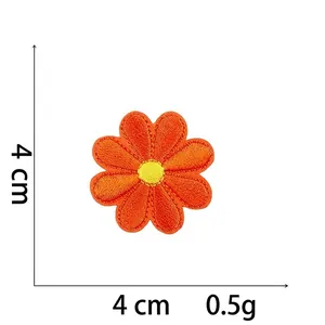 Detailansicht der Maße für einen 4 cm großen orangefarbenen Gänseblümchen-Stickaufnäher