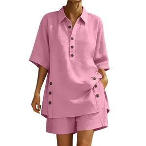 Rosafarbenes Sommer-Set mit kurzärmeligem Hemd und passenden lockeren Shorts für Damen