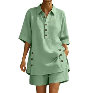 Modisches salbeigrünes Damen-Zweiteiler-Set mit Kurzarmhemd und bequemen kurzen Hosen