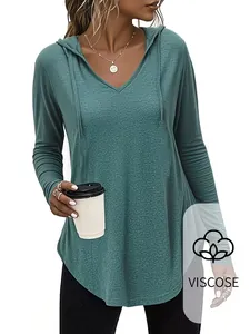 Elegante groenblauwe dames T-shirt met capuchon en V-hals van viscose, casual stijl