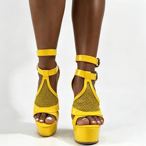 Leuchtend gelbe Plateau-High-Heel-Sandalen mit Netzdetails und Knöchelriemen