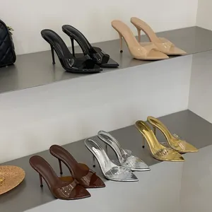 Eleganti sabot con tacco alto a punta con cinturini trasparenti in cinque colori chic
