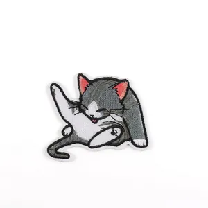 Detail view of a cute cartoon cat embroidered patch with 5x6cm size markers.