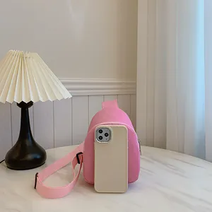Petit sac de poitrine en nylon rose pour enfants avec référence de taille mobile