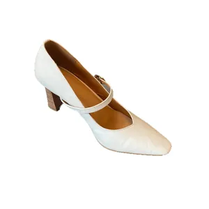 Eleganti scarpe Mary Jane bianche in pelle retrò francese con tacco largo e cinturino.