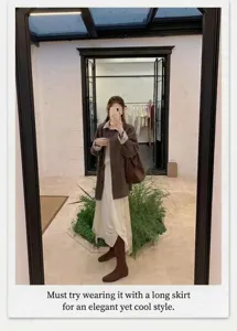 Elegantes botas de cuero marrón combinadas con un vestido blanco y una chaqueta