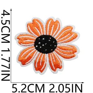 Detailansicht von orangefarbenem Sonnenblumen-Stickpatch mit Größenmaßen in CM und IN
