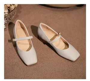 Chaussures Mary Jane élégantes blanc crème avec bout carré, bride fine et talon bloc