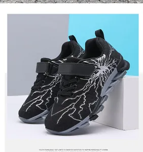 Atmungsaktive Jungen-Laufschuhe aus Flyknit mit Blitzmuster und Klettverschluss
