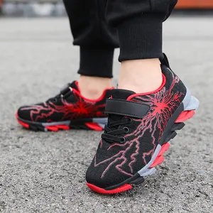 Atmungsaktive Jungen-Laufschuhe mit rotem Blitzmuster und rutschfester Sohle
