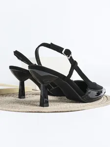 Elegante schwarze Slingpumps mit spitzer Zehenpartie und glänzendem Lack-Finish für Damen