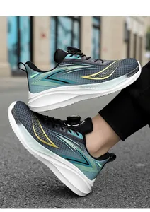 Vue détaillée de baskets de sport respirantes pour hommes avec système de laçage
