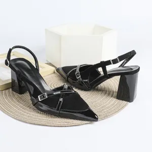 Décolleté Slingback da Donna con Punta Stretta e Tacco a Blocchetto in Pelle Verniciata e Camoscio Patchwork Scarpe con Tacco
