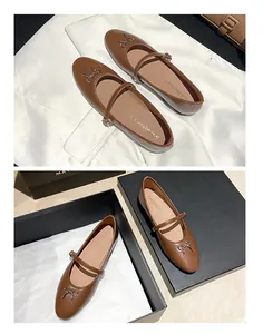 Elegante bruine Franse Mary Jane platte schoenen met strikdetail in een zwarte doos