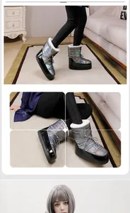 Iridescent silver moon boots for women with thick non-slip soles for winter skiing and snow