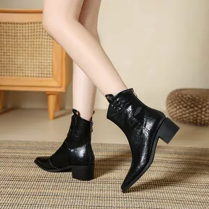 Bottines cowboy vintage à bout pointu en cuir souple avec talon moyen pour femmes