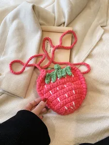 Handgeweven aardbei gehaakte crossbody tas met roze band voor kinderen