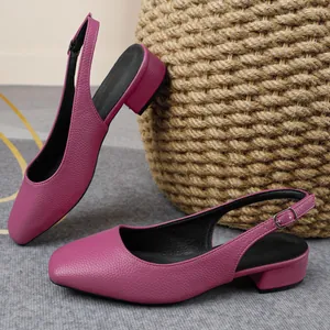 Eleganti décolleté slingback magenta con tacco di 3 cm e punta quadrata