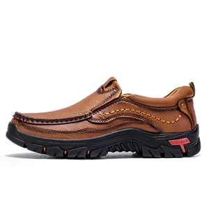 Mocassins décontractés pour hommes en cuir marron avec semelle souple et confortable.