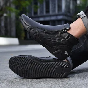Botines Martin negros para hombre con textura de cocodrilo y cremallera lateral