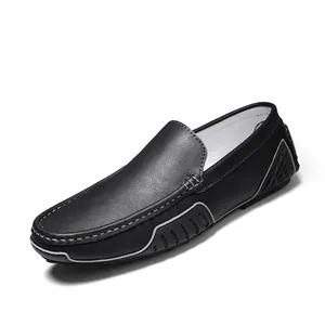 Mocasines de conducción clásicos de cuero negro para hombre con costuras grises