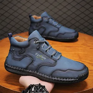 Klassieke blauwe Martin boots voor heren met een vintage matte leren afwerking en vetersluiting