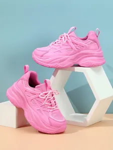 Baskets compensées rose vif avec mesh respirant pour femmes, design mode automne