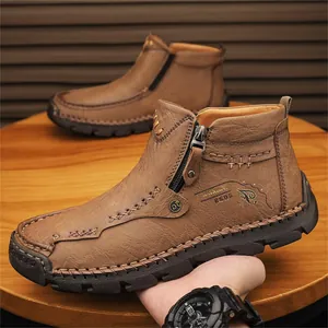 Hochwertige braune Herren-Lederstiefel mit seitlichem Reißverschluss und robuster Sohle