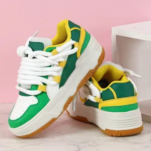 Zapatillas con plataforma gruesa en llamativo verde y amarillo