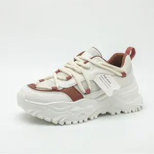 Ademende mesh chunky dad sneakers met dikke zolen in wit en bruin voor dames en heren