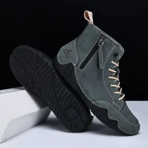 Detail van heren Martin boots met zijrits en antislip rubberen zool voor dagelijks gebruik