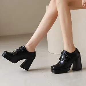 Κομψά μαύρα παπούτσια πλατφόρμα Lolita Oxford με χοντρά ψηλά τακούνια στα πόδια