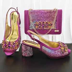 Luxuriöses lila Satin-High-Heels- und Taschenset mit glitzernden Strasssteinen