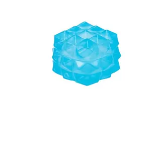 Juguete antiestrés cubo de agua azul translúcido con textura geométrica para la relajación