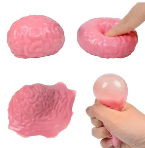 Detailansichten des Gehirn-Quetschballs mit weicher Textur und Sprudeleffekten